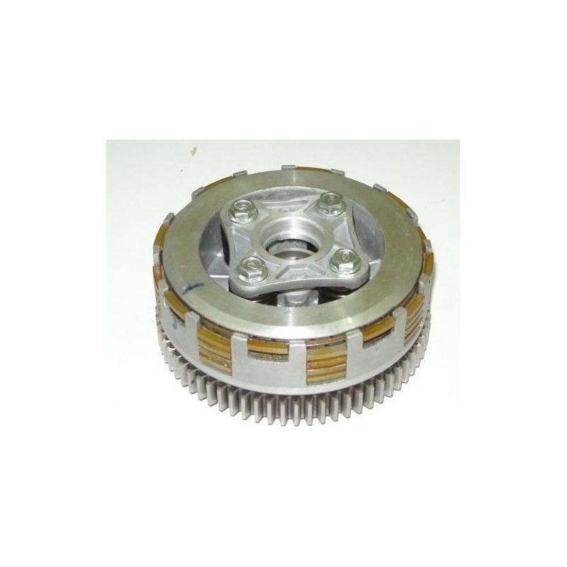 Clutch for vertical engine